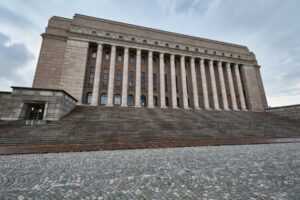 Puoluerahoituksen tarkastuksissa löydettiin 189 000 euroa ilmoittamatta jääneitä tukia